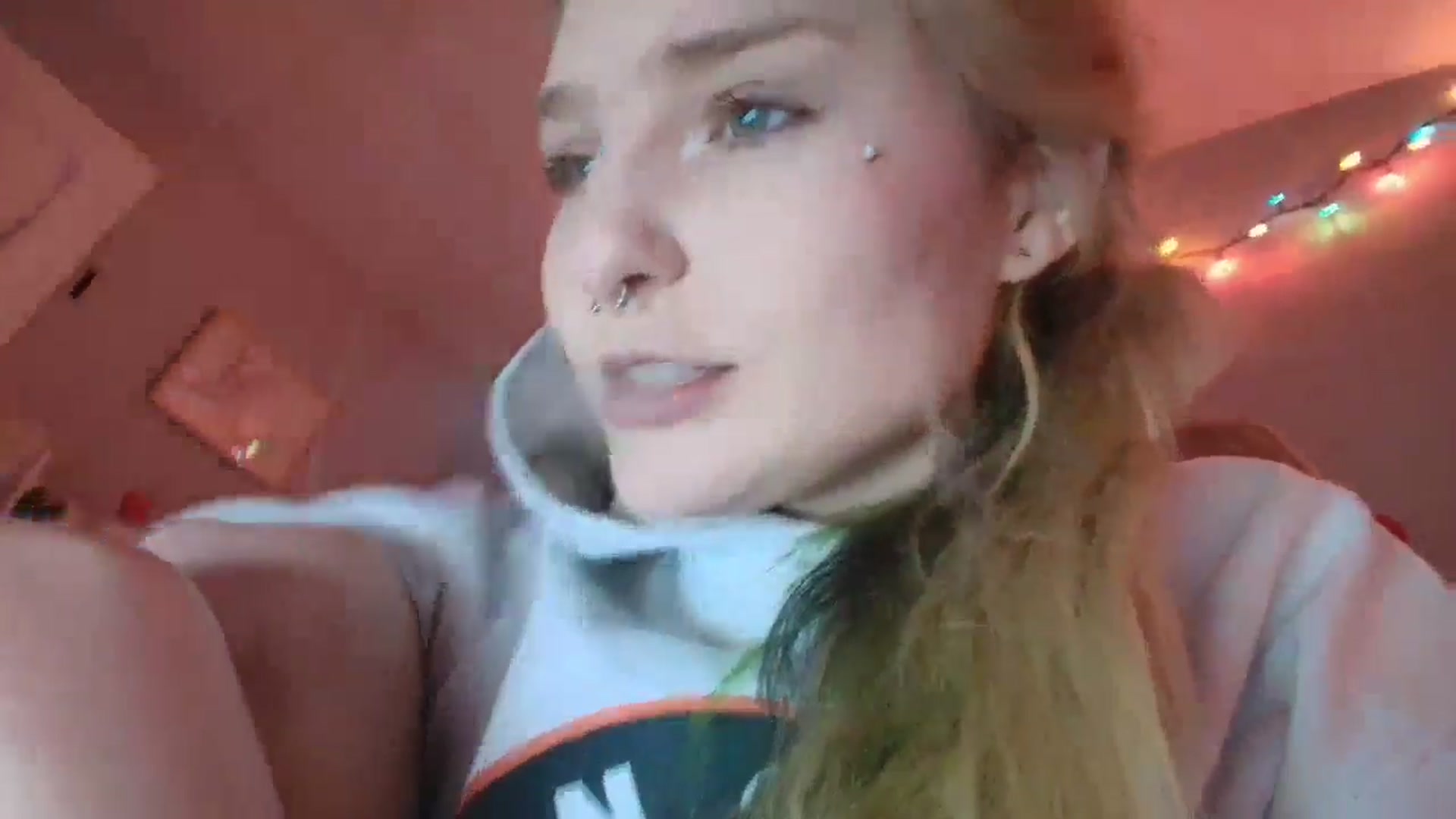 Gallery image thumbnail from DuckChan0's myfreecams stream on, 01/20/2026, 16:59 image 20 of 20