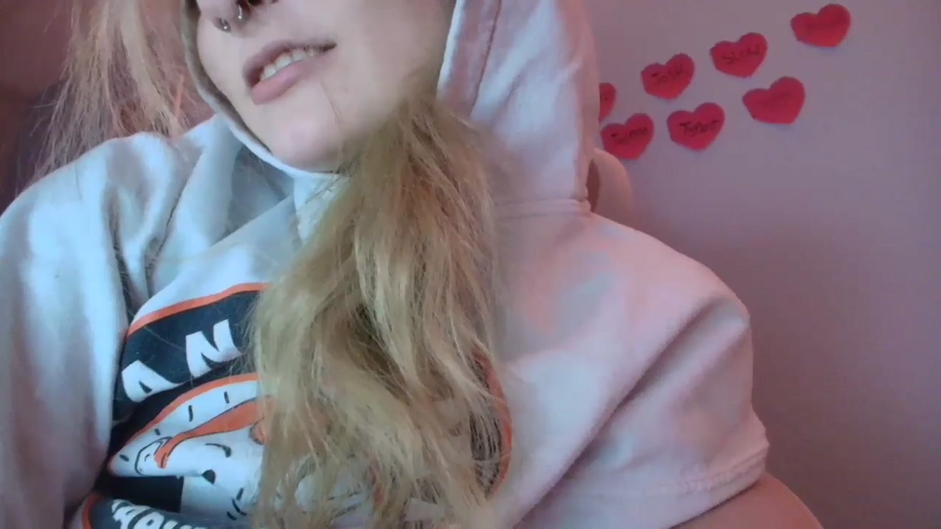 Gallery image thumbnail from DuckChan0's myfreecams stream on, 01/20/2026, 16:59 image 8 of 20