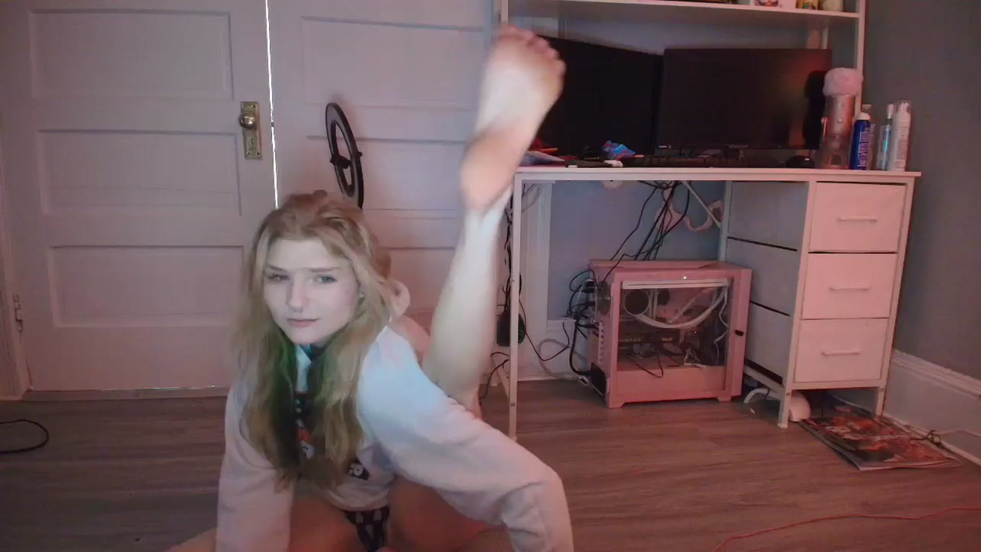 Gallery image thumbnail from DuckChan0's myfreecams stream on, 01/20/2026, 18:00 image 1 of 20