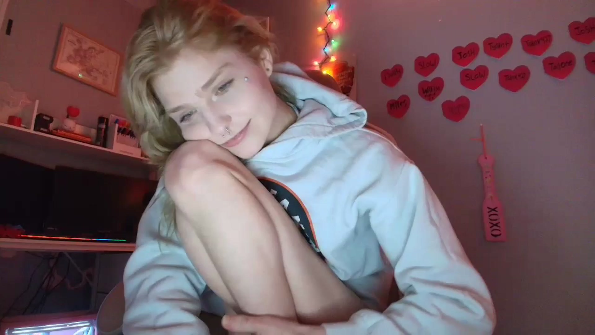 Gallery image thumbnail from DuckChan0's myfreecams stream on, 01/20/2026, 18:44 image 14 of 20
