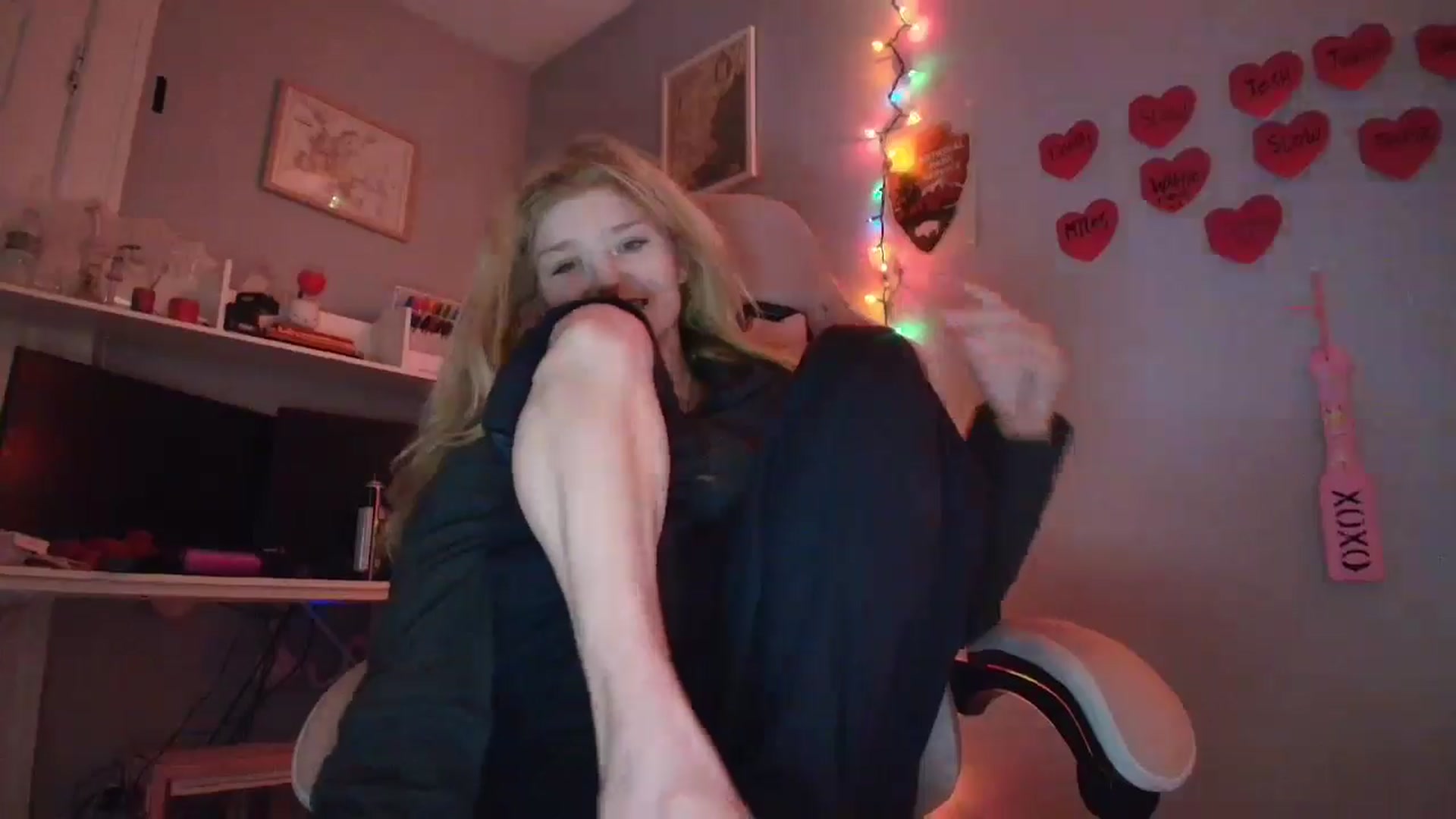 Gallery image thumbnail from DuckChan0's myfreecams stream on, 01/21/2026, 18:41 image 6 of 20