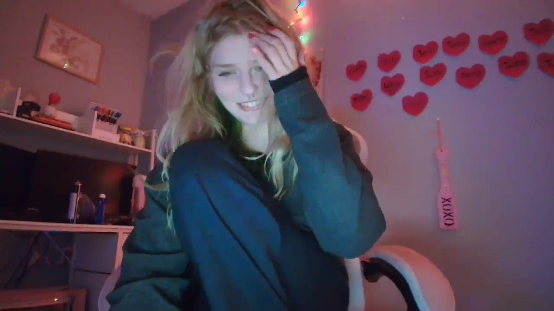Gallery image thumbnail from DuckChan0's myfreecams stream on, 01/21/2026, 18:41 image 16 of 20
