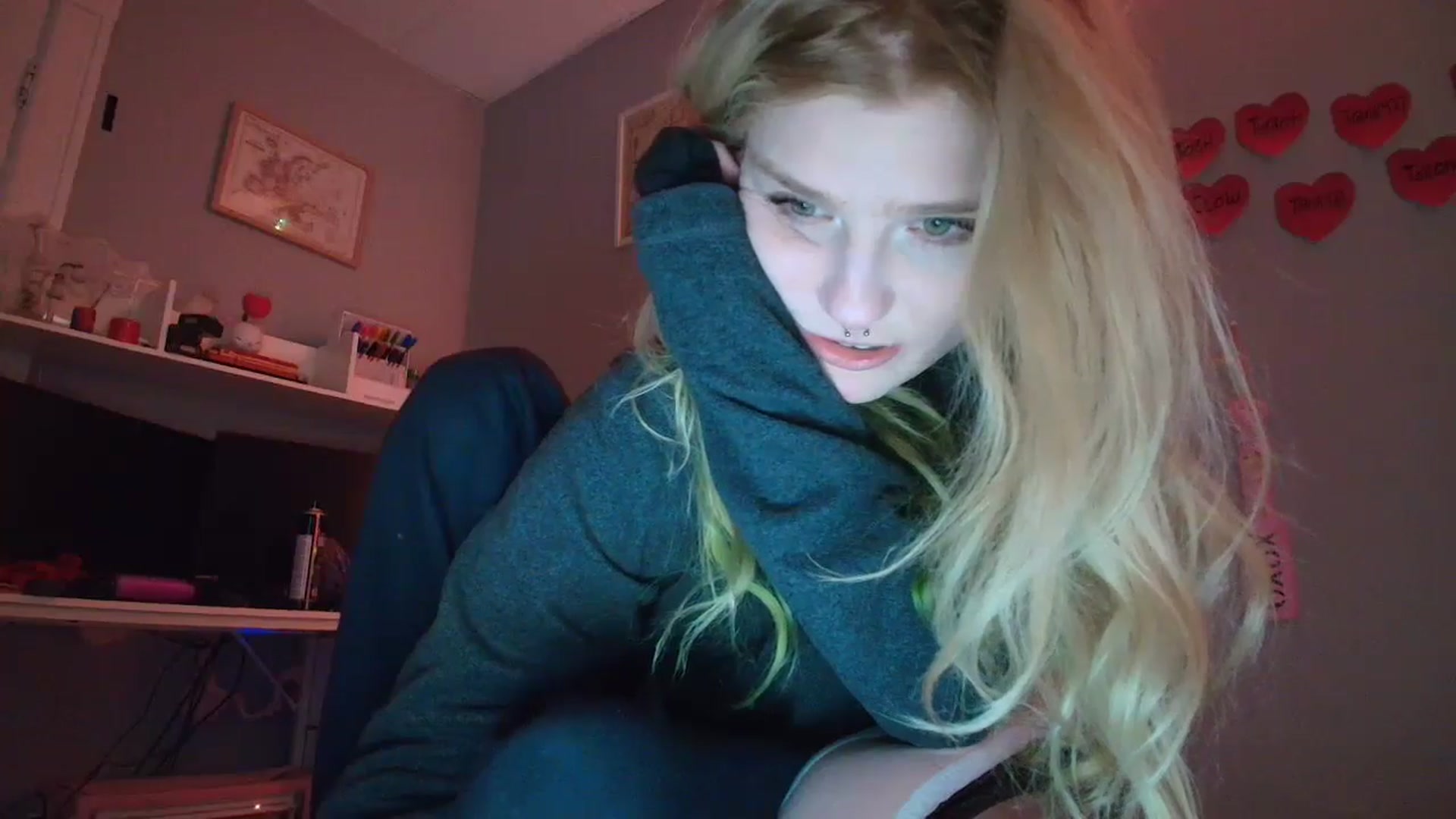 Gallery image thumbnail from DuckChan0's myfreecams stream on, 01/21/2026, 18:41 image 11 of 20