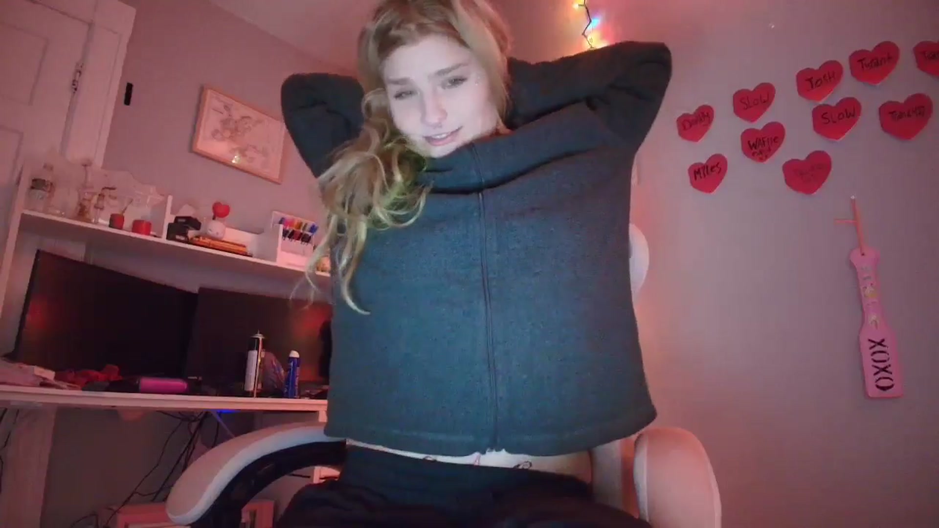 Gallery image thumbnail from DuckChan0's myfreecams stream on, 01/21/2026, 18:41 image 9 of 20