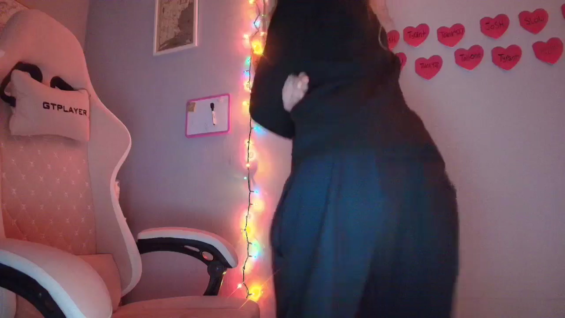 Gallery image thumbnail from DuckChan0's myfreecams stream on, 01/21/2026, 18:56 image 10 of 20