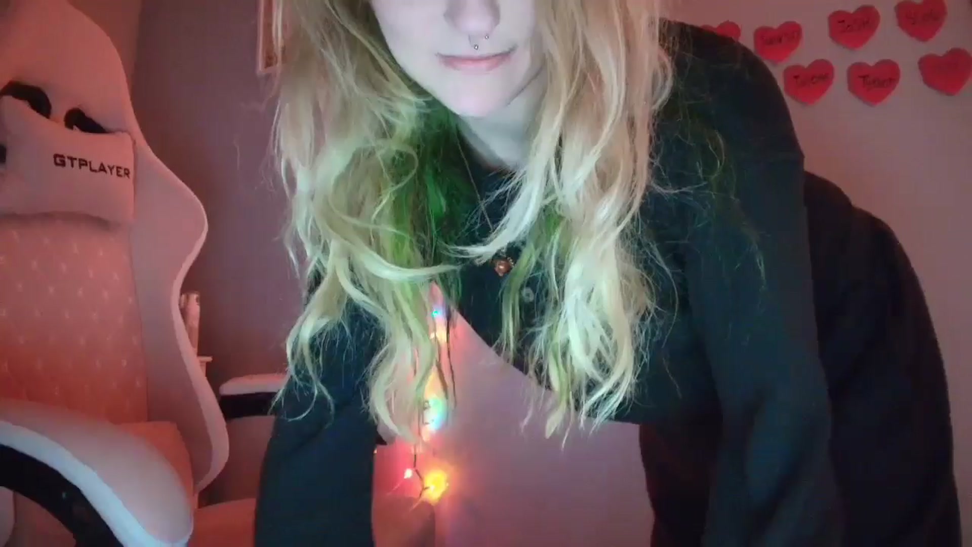 Gallery image thumbnail from DuckChan0's myfreecams stream on, 01/21/2026, 18:56 image 11 of 20