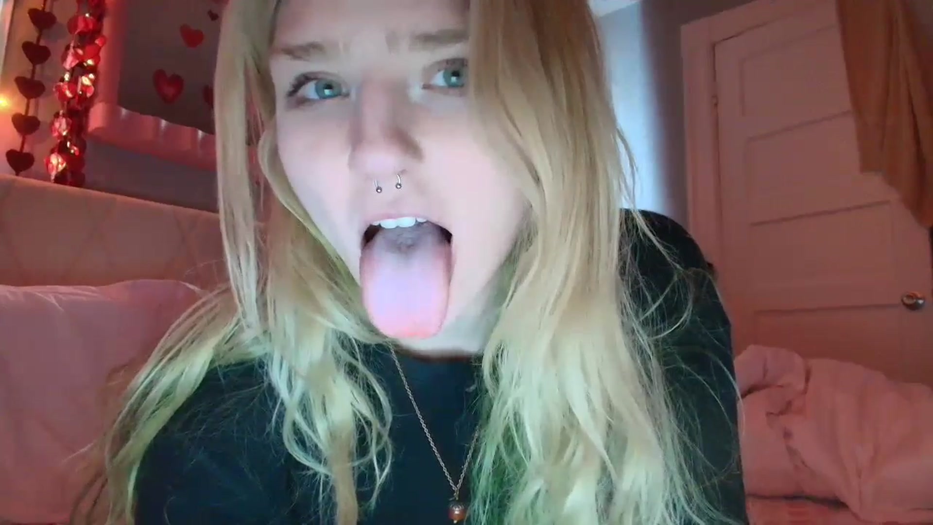 Gallery image thumbnail from DuckChan0's myfreecams stream on, 01/21/2026, 20:01 image 9 of 20