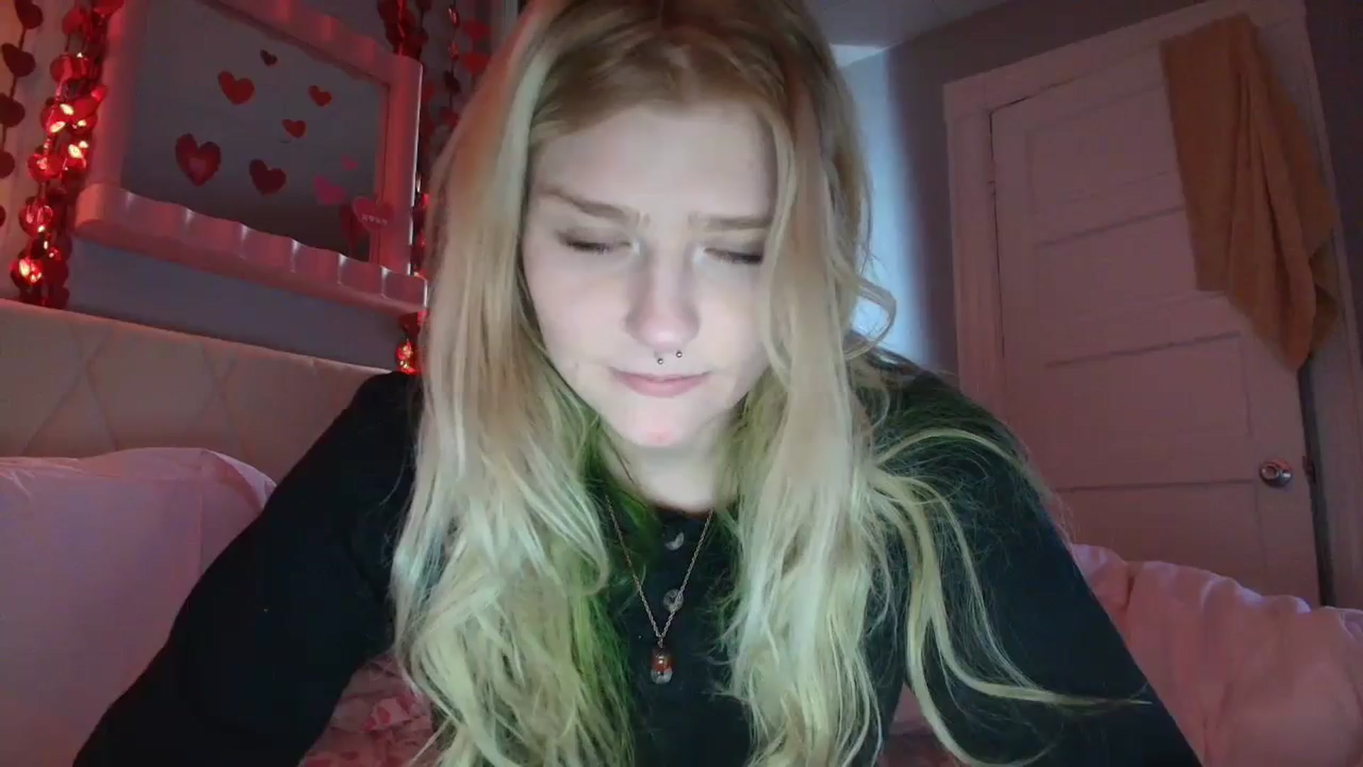Gallery image thumbnail from DuckChan0's myfreecams stream on, 01/21/2026, 20:01 image 12 of 20