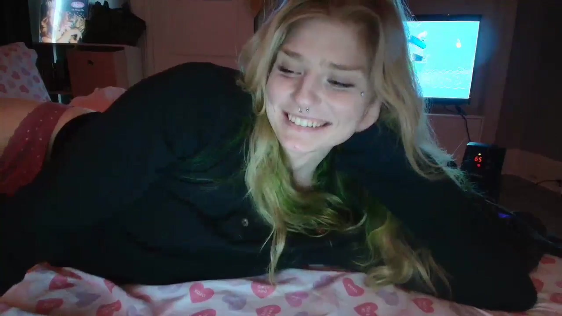 Gallery image thumbnail from DuckChan0's myfreecams stream on, 01/21/2026, 20:01 image 19 of 20
