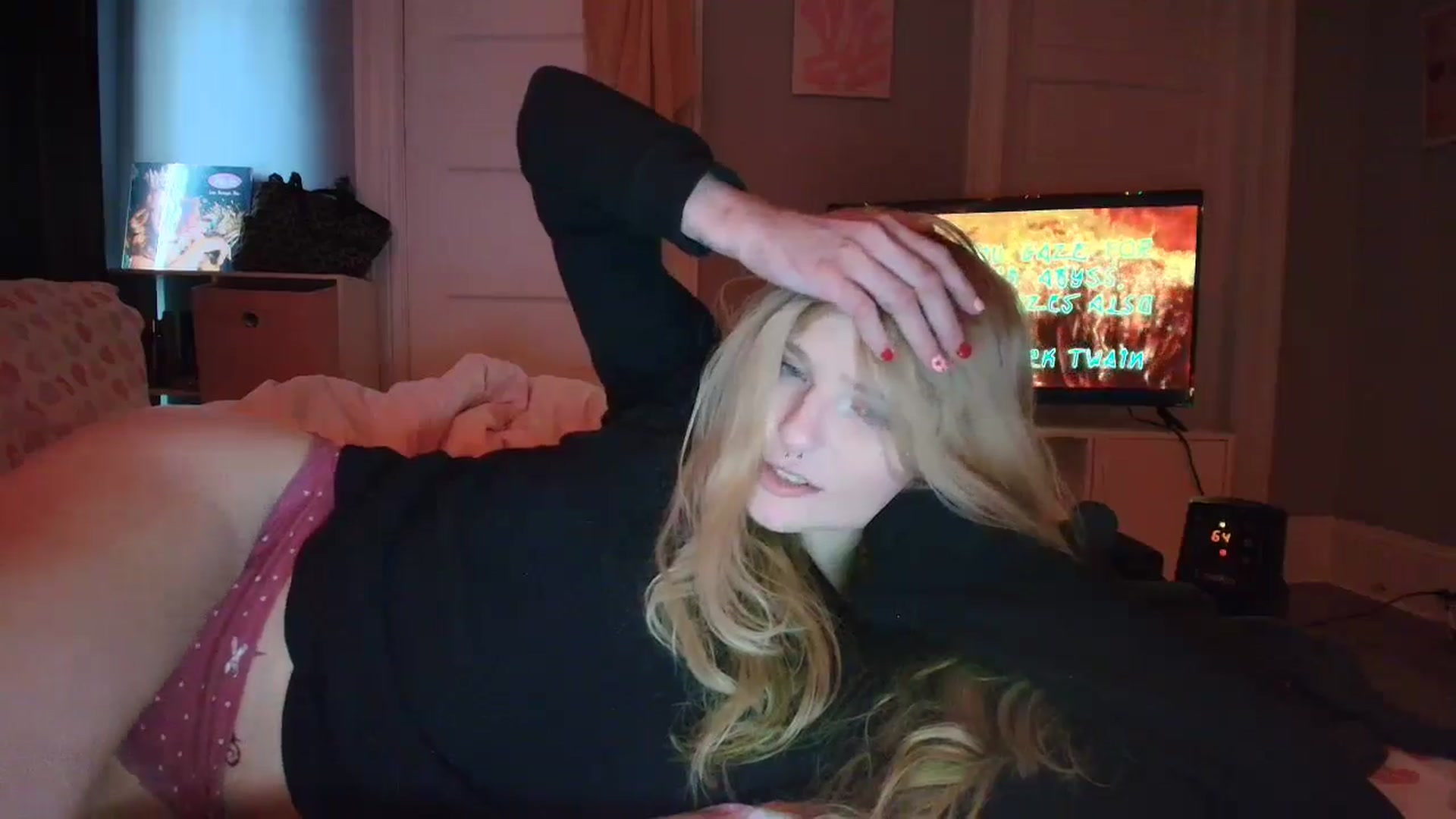 Gallery image thumbnail from DuckChan0's myfreecams stream on, 01/21/2026, 20:01 image 17 of 20