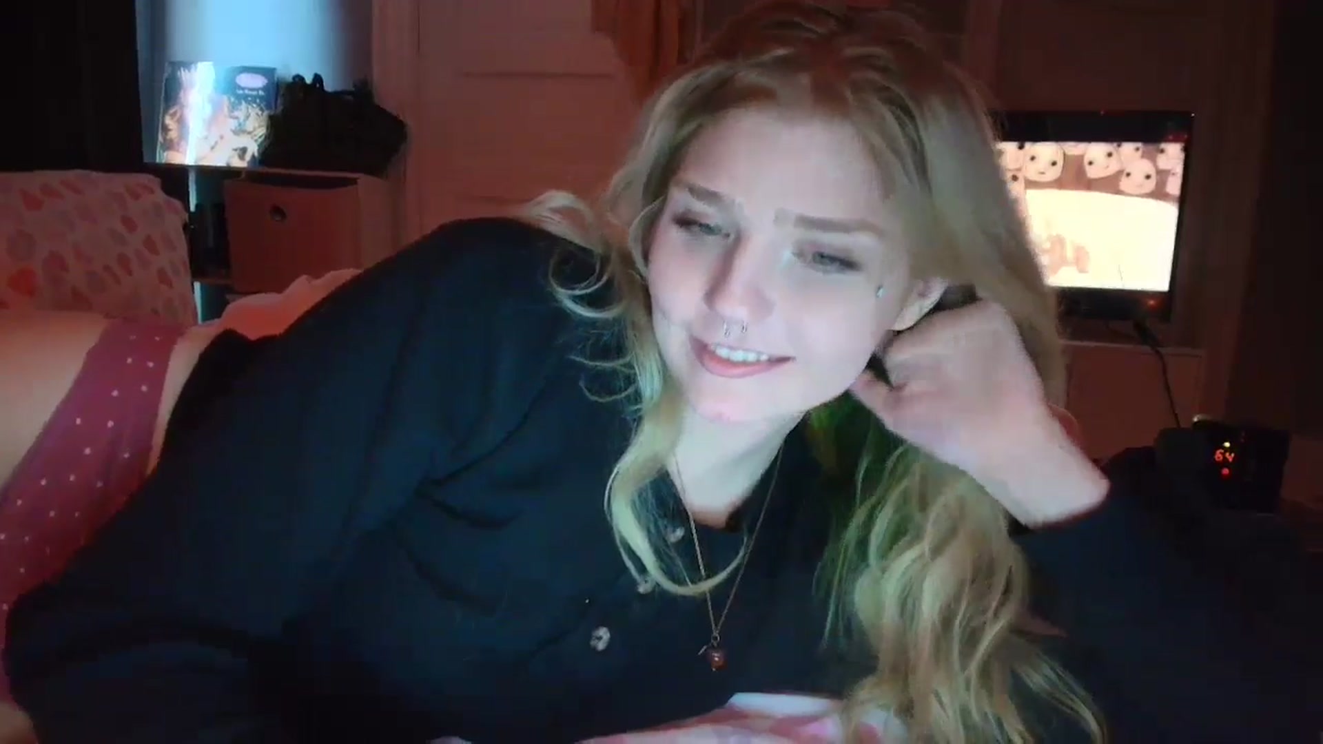 Gallery image thumbnail from DuckChan0's myfreecams stream on, 01/21/2026, 20:01 image 13 of 20