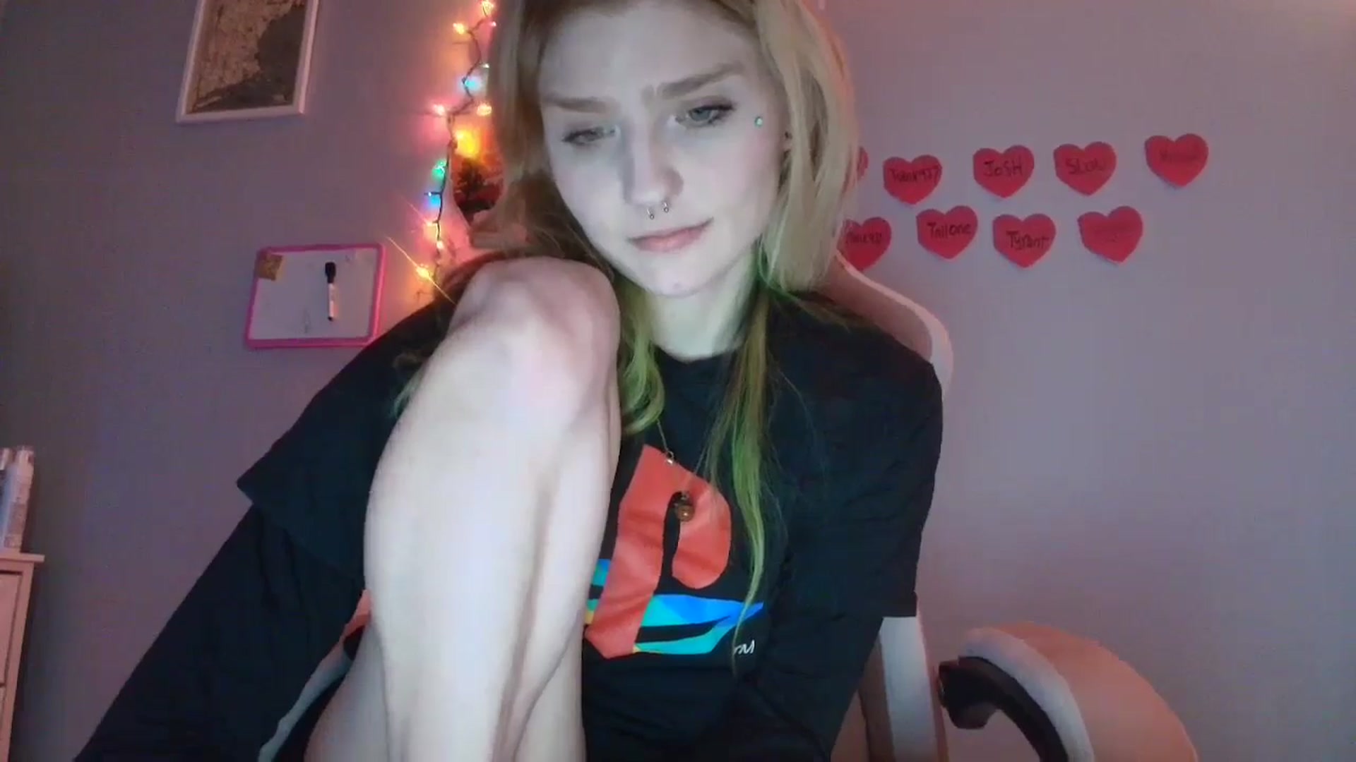 Gallery image thumbnail from DuckChan0's myfreecams stream on, 01/22/2026, 17:06 image 20 of 20