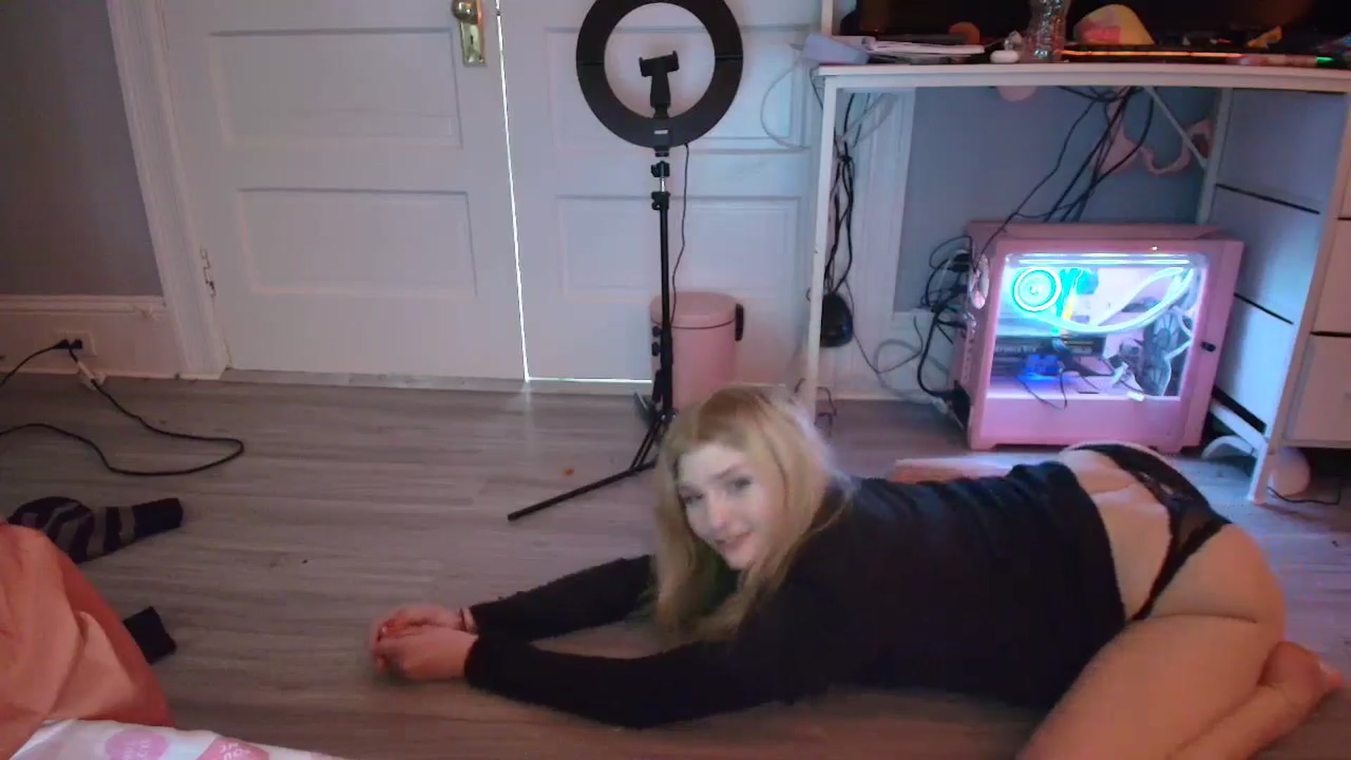 Gallery image thumbnail from DuckChan0's myfreecams stream on, 01/22/2026, 17:06 image 6 of 20