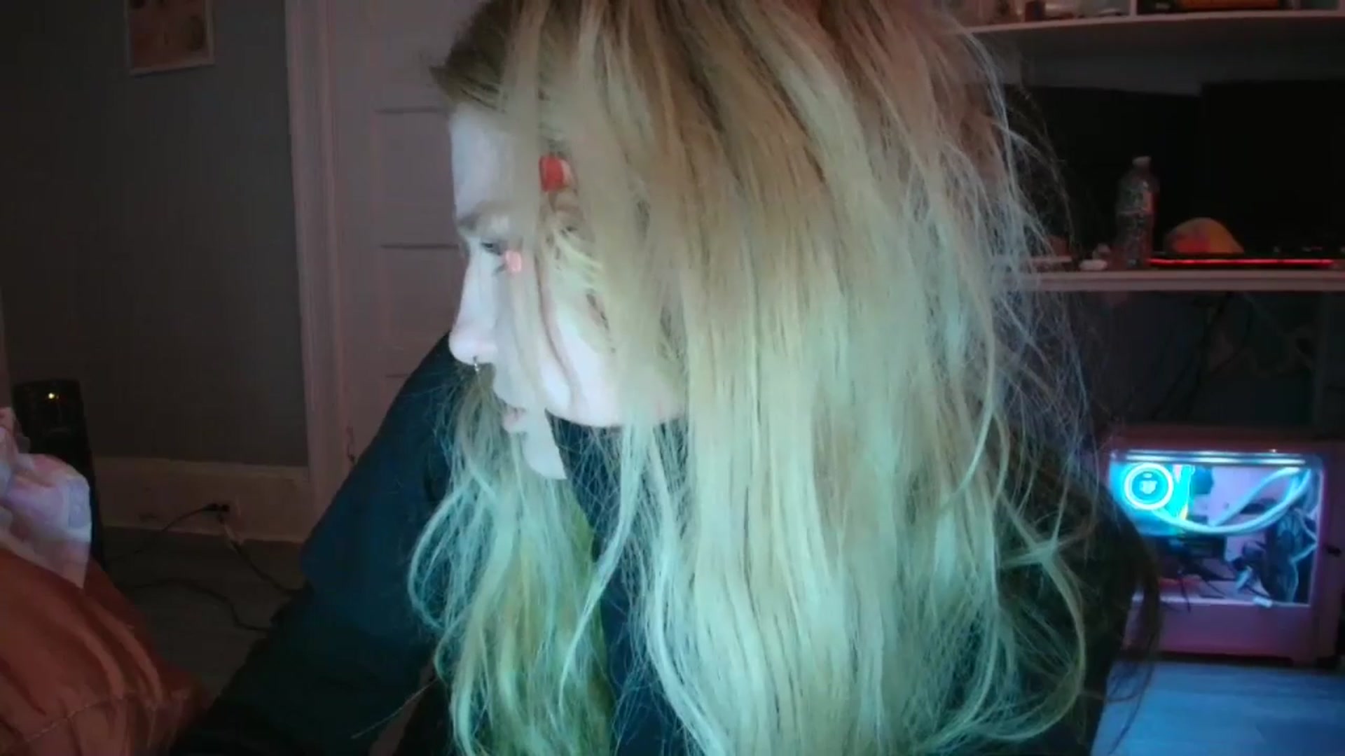 Gallery image thumbnail from DuckChan0's myfreecams stream on, 01/22/2026, 17:06 image 3 of 20