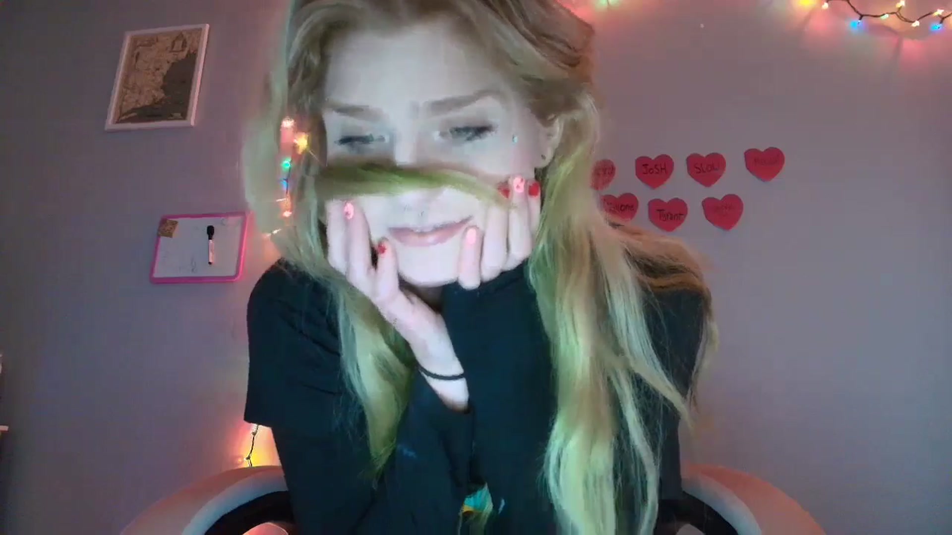 Gallery image thumbnail from DuckChan0's myfreecams stream on, 01/22/2026, 17:23 image 17 of 20