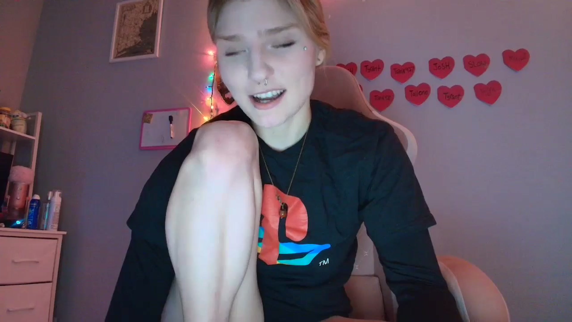 Gallery image thumbnail from DuckChan0's myfreecams stream on, 01/22/2026, 17:23 image 6 of 20