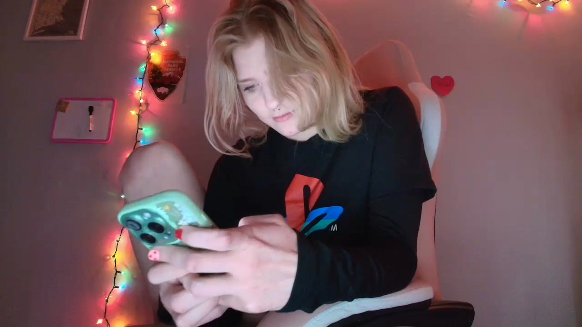 Gallery image thumbnail from DuckChan0's myfreecams stream on, 01/22/2026, 17:56 image 4 of 20