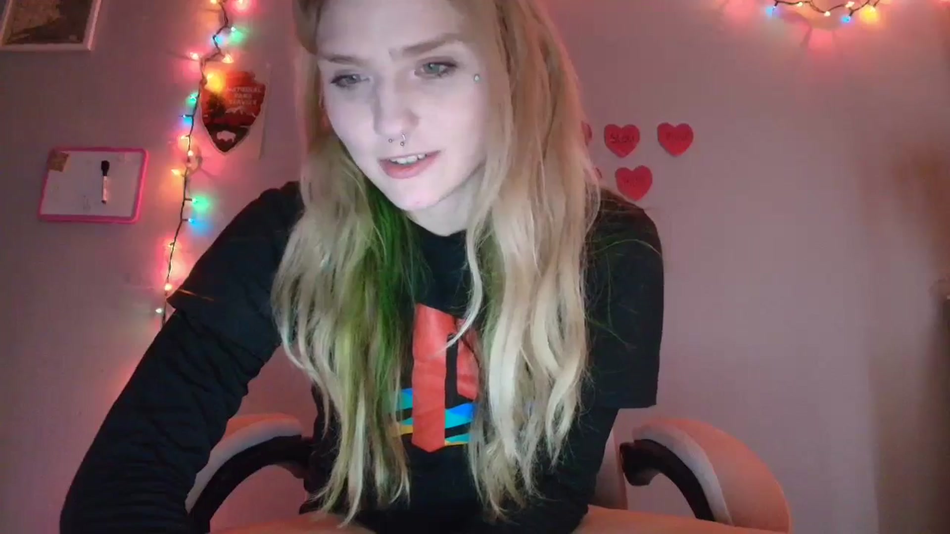 Gallery image thumbnail from DuckChan0's myfreecams stream on, 01/22/2026, 18:09 image 20 of 20