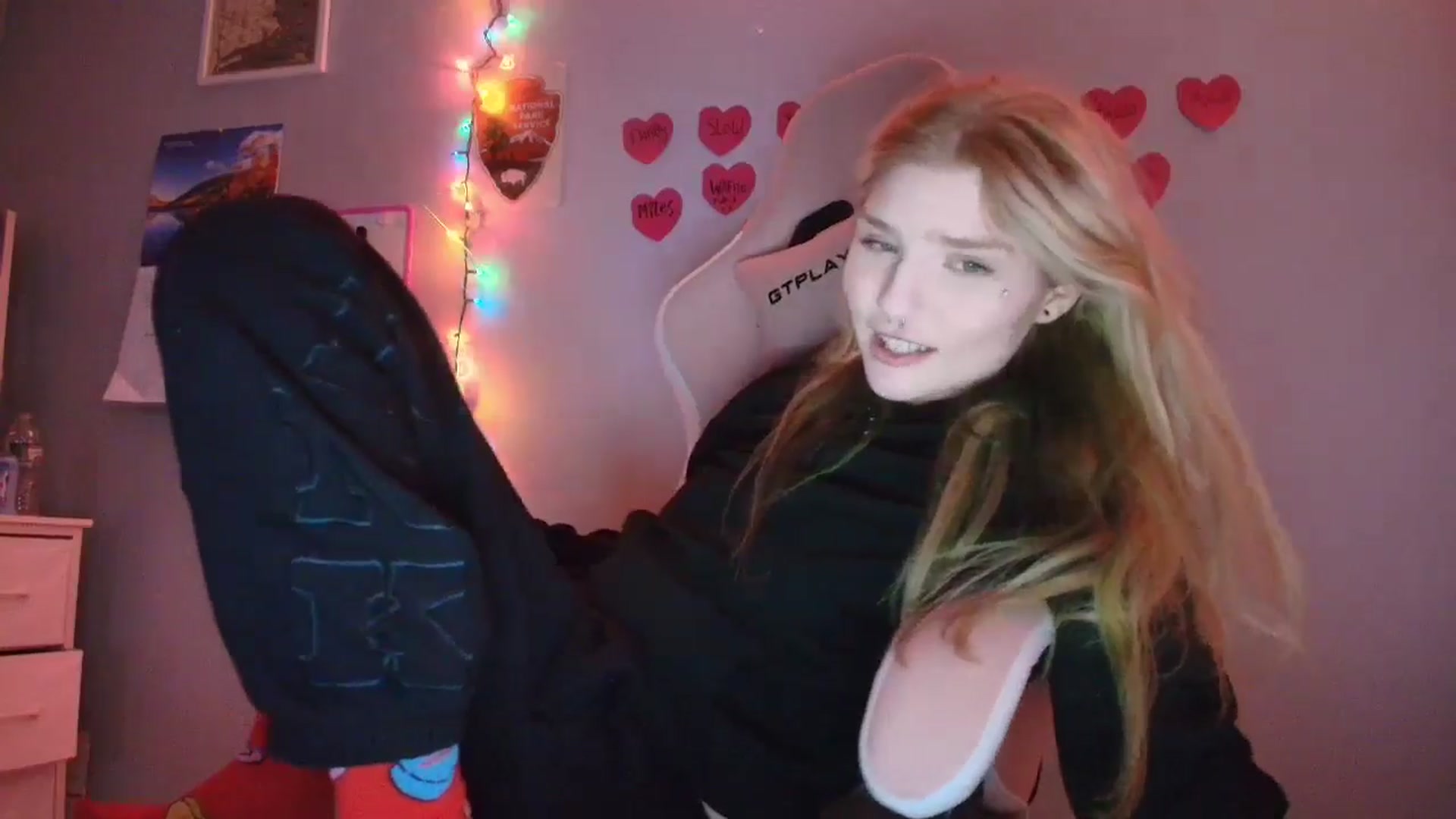 Gallery image thumbnail from DuckChan0's myfreecams stream on, 01/23/2026, 19:43 image 15 of 20