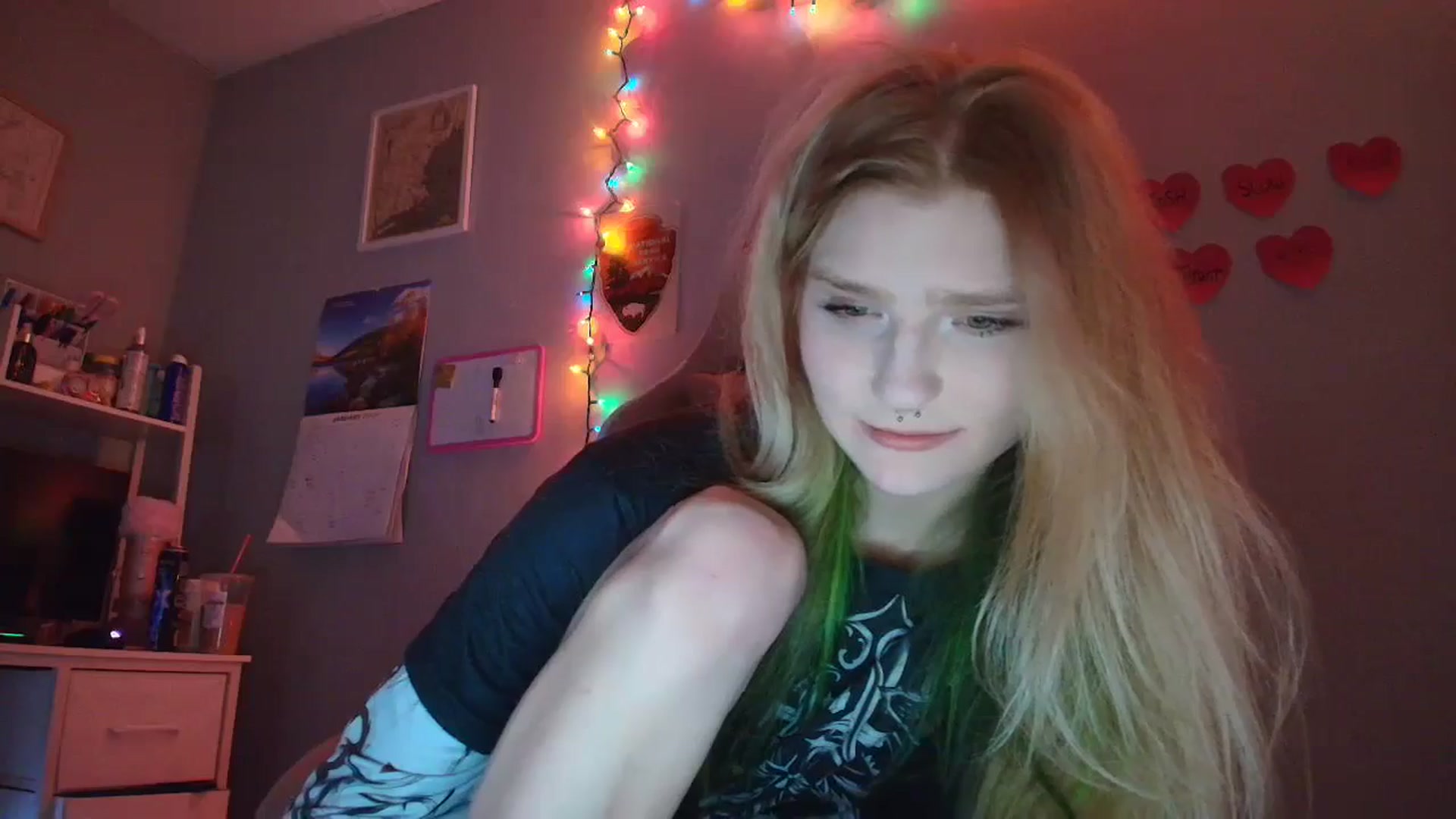 Gallery image thumbnail from DuckChan0's myfreecams stream on, 01/27/2026, 01:07 image 10 of 20