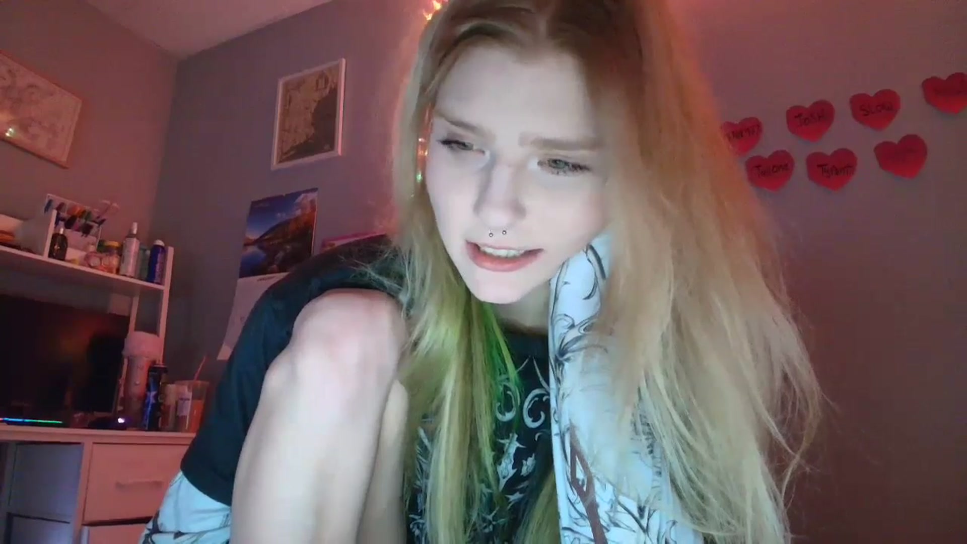Gallery image thumbnail from DuckChan0's myfreecams stream on, 01/27/2026, 01:07 image 8 of 20