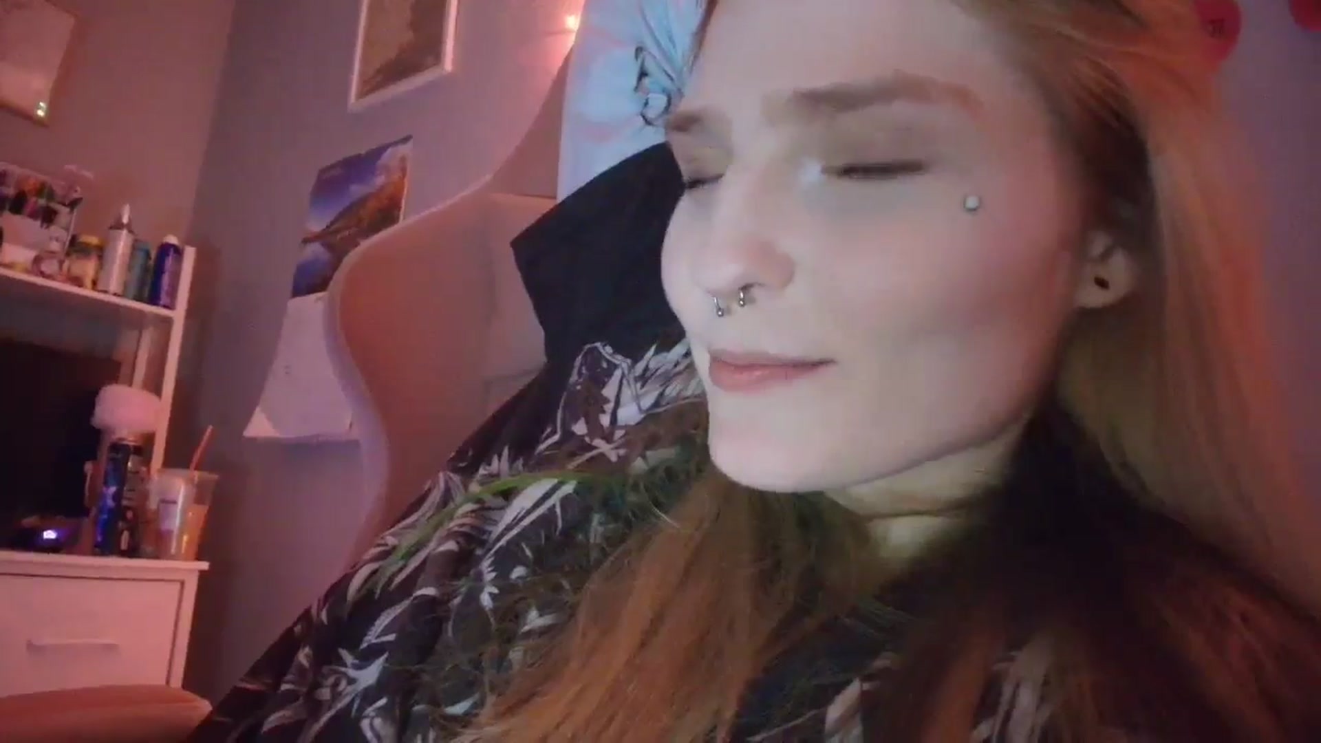 Gallery image thumbnail from DuckChan0's myfreecams stream on, 01/27/2026, 01:07 image 4 of 20