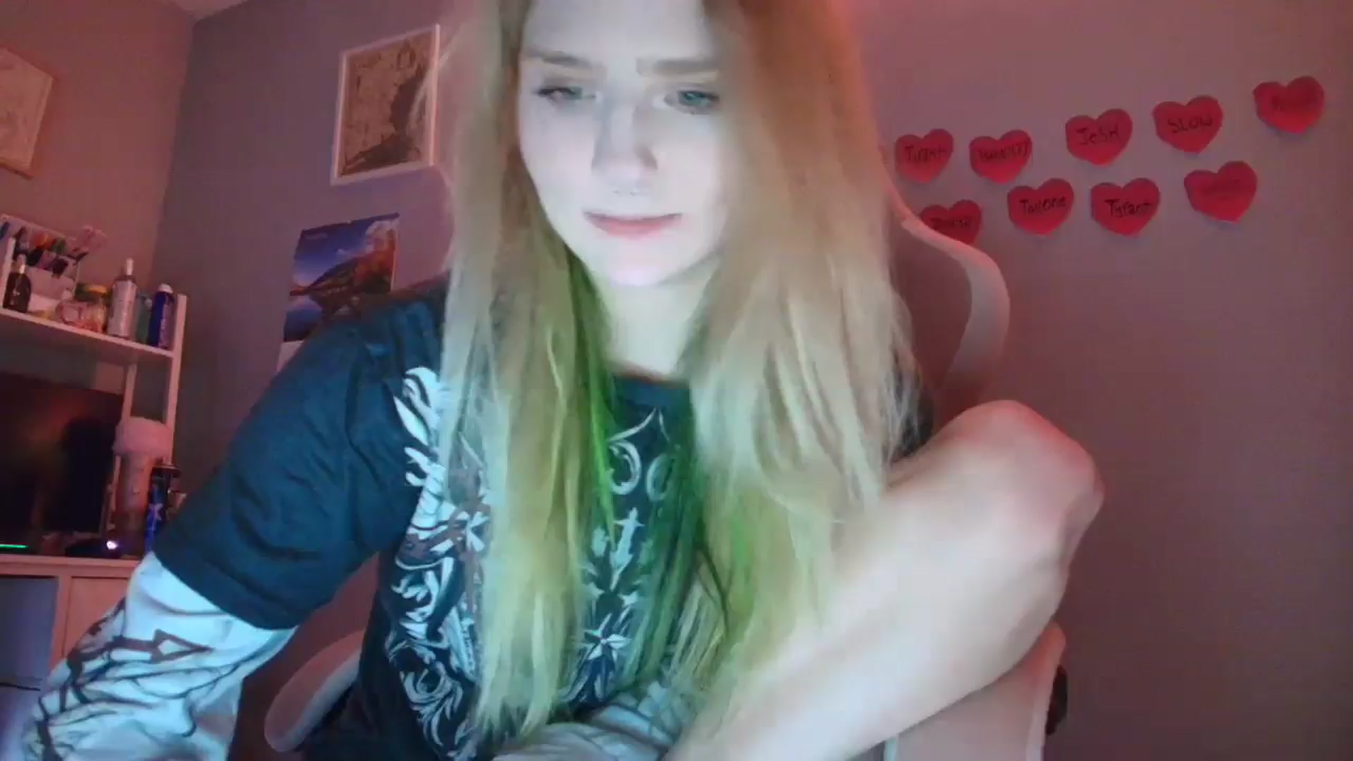 Gallery image thumbnail from DuckChan0's myfreecams stream on, 01/27/2026, 01:07 image 12 of 20