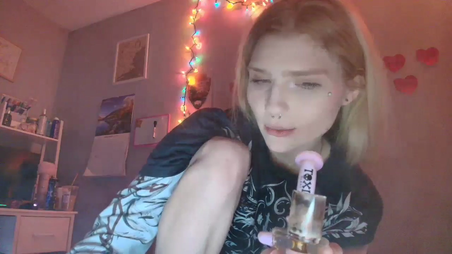 Gallery image thumbnail from DuckChan0's myfreecams stream on, 01/27/2026, 01:07 image 17 of 20