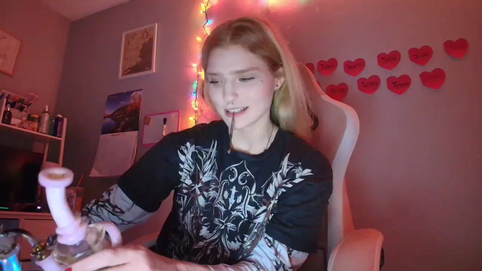 Gallery image thumbnail from DuckChan0's myfreecams stream on, 01/27/2026, 01:07 image 16 of 20