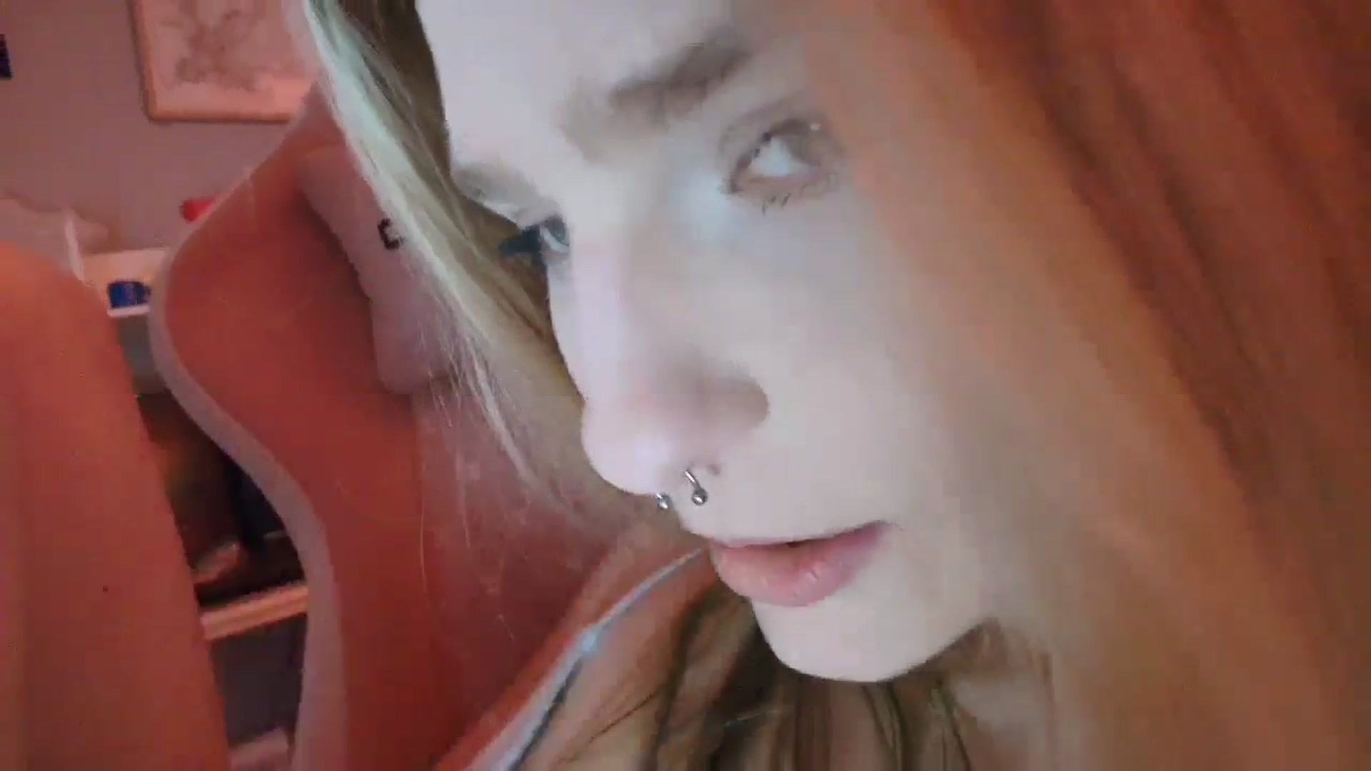 Gallery image thumbnail from DuckChan0's myfreecams stream on, 01/27/2026, 16:53 image 20 of 20
