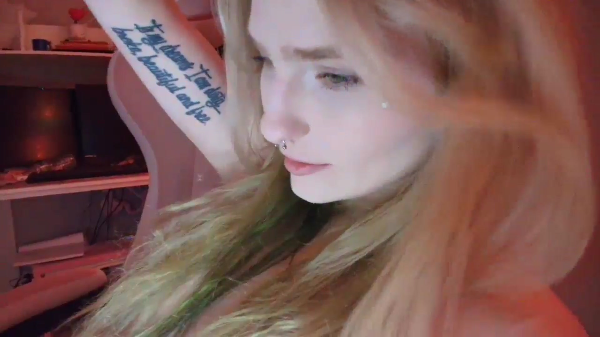 Gallery image thumbnail from DuckChan0's myfreecams stream on, 01/27/2026, 17:29 image 6 of 20