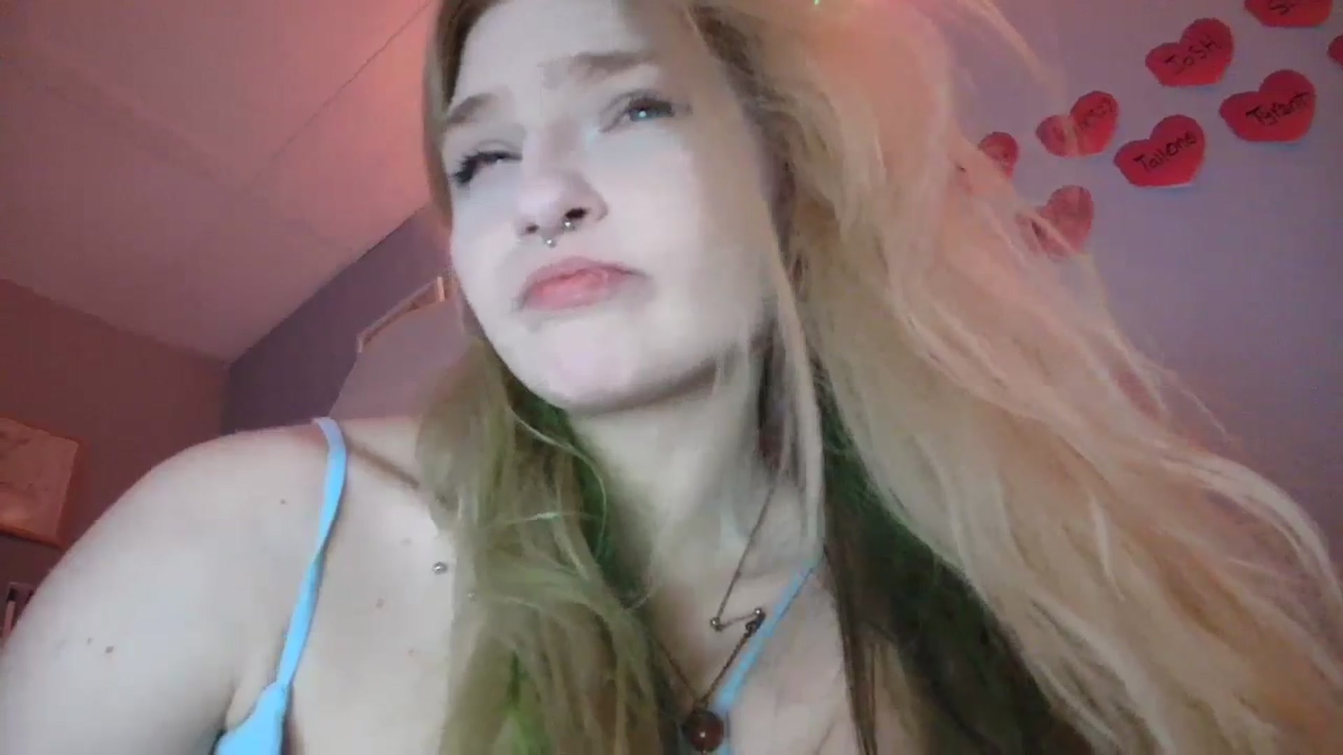 Gallery image thumbnail from DuckChan0's myfreecams stream on, 01/27/2026, 17:29 image 18 of 20