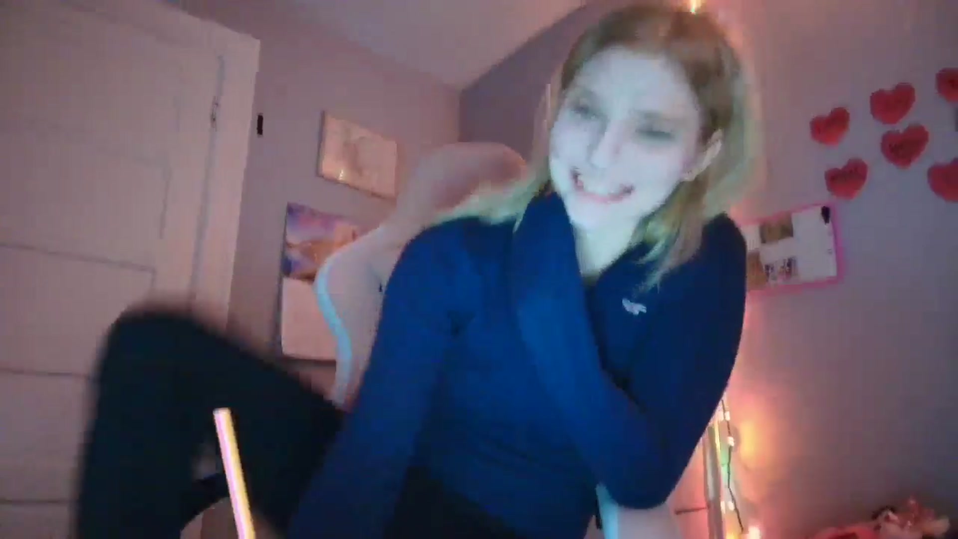 Gallery image thumbnail from DuckChan0's myfreecams stream on, 01/28/2026, 16:49 image 9 of 20