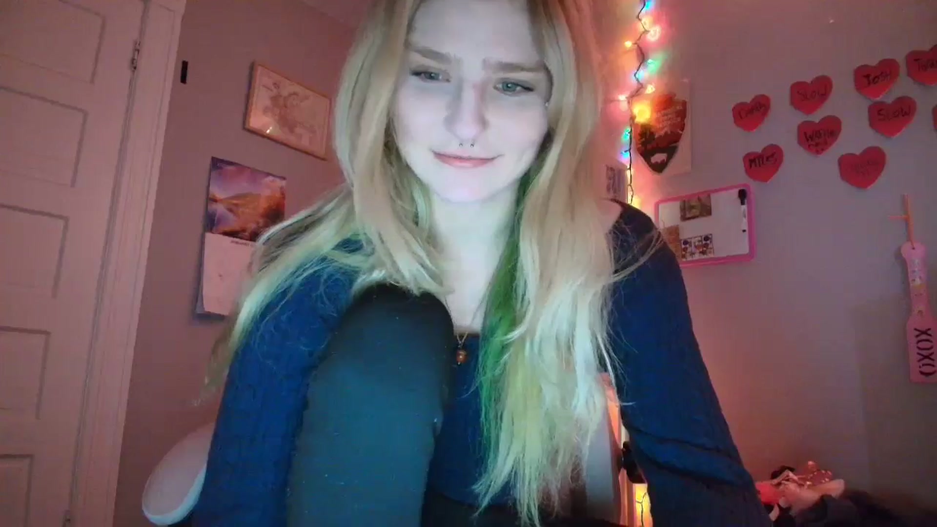 Gallery image thumbnail from DuckChan0's myfreecams stream on, 01/28/2026, 16:49 image 14 of 20