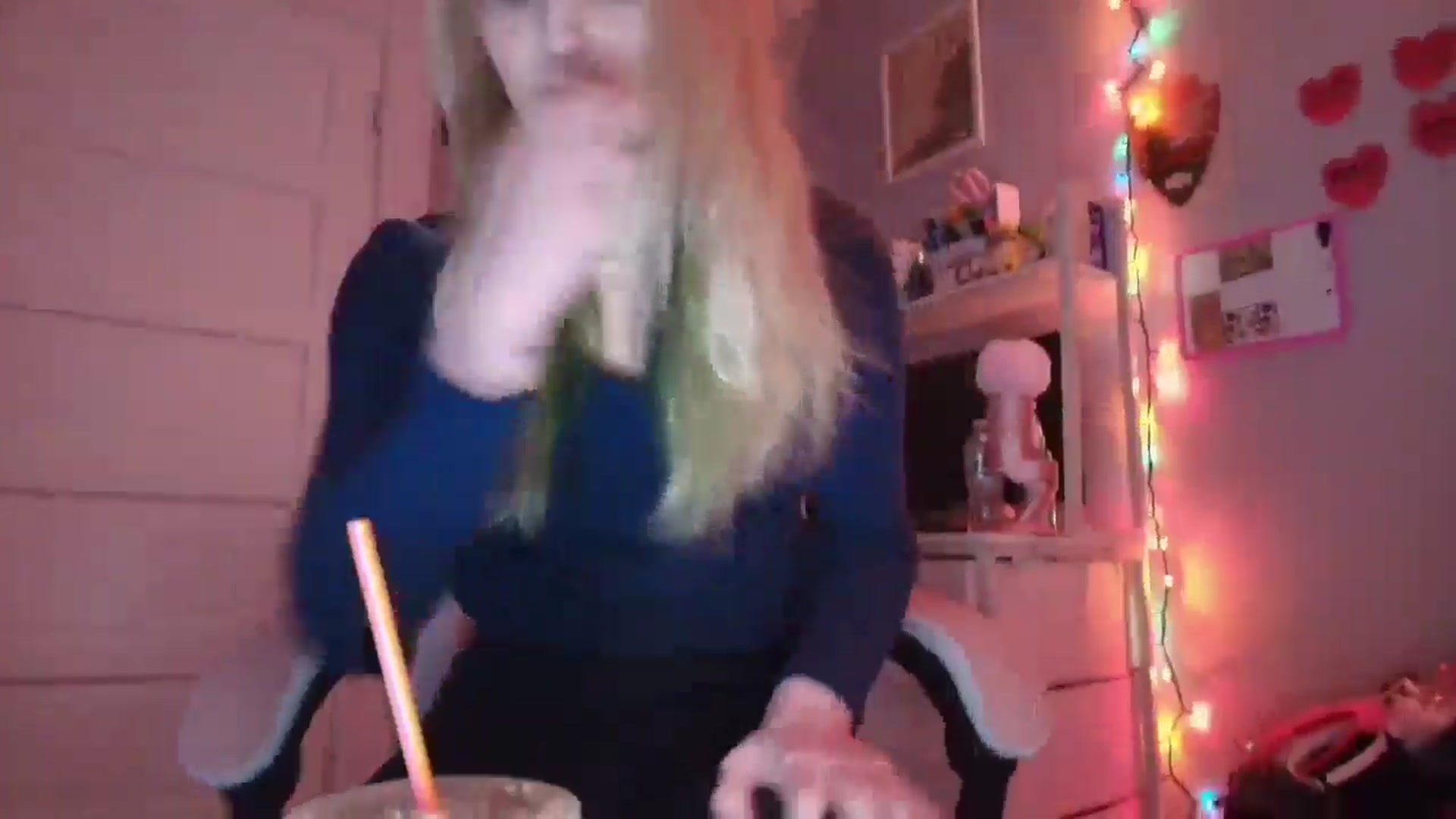 Gallery image thumbnail from DuckChan0's myfreecams stream on, 01/28/2026, 16:49 image 8 of 20