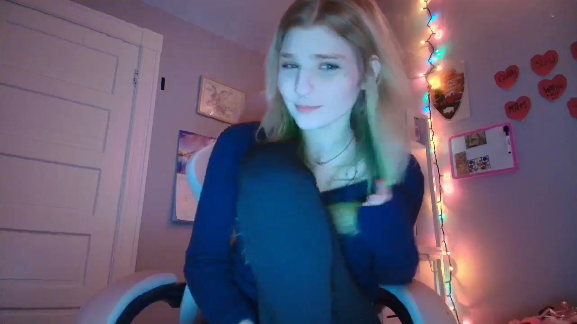 Gallery image thumbnail from DuckChan0's myfreecams stream on, 01/28/2026, 16:49 image 4 of 20