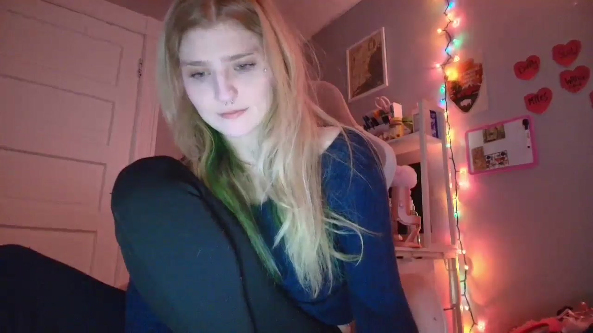 Gallery image thumbnail from DuckChan0's myfreecams stream on, 01/28/2026, 16:49 image 5 of 20