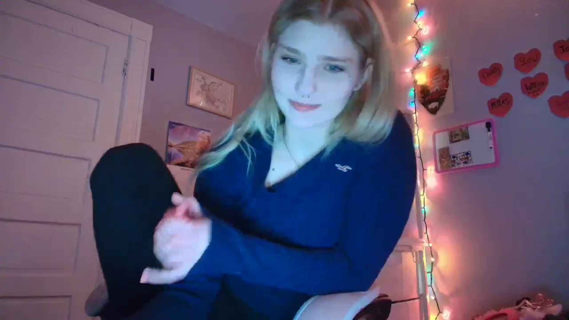 Gallery image thumbnail from DuckChan0's myfreecams stream on, 01/28/2026, 16:49 image 10 of 20