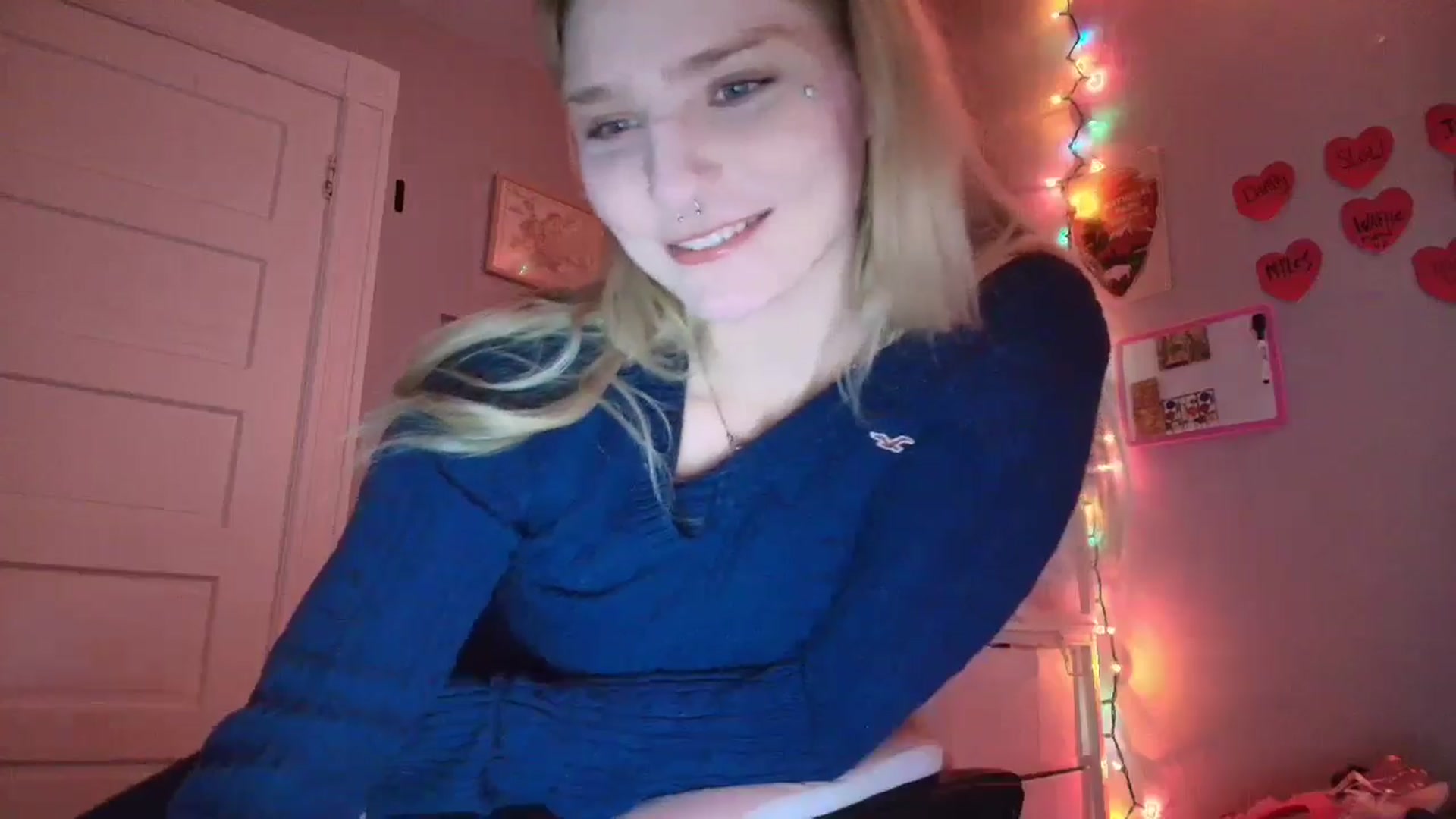 Gallery image thumbnail from DuckChan0's myfreecams stream on, 01/28/2026, 16:49 image 11 of 20