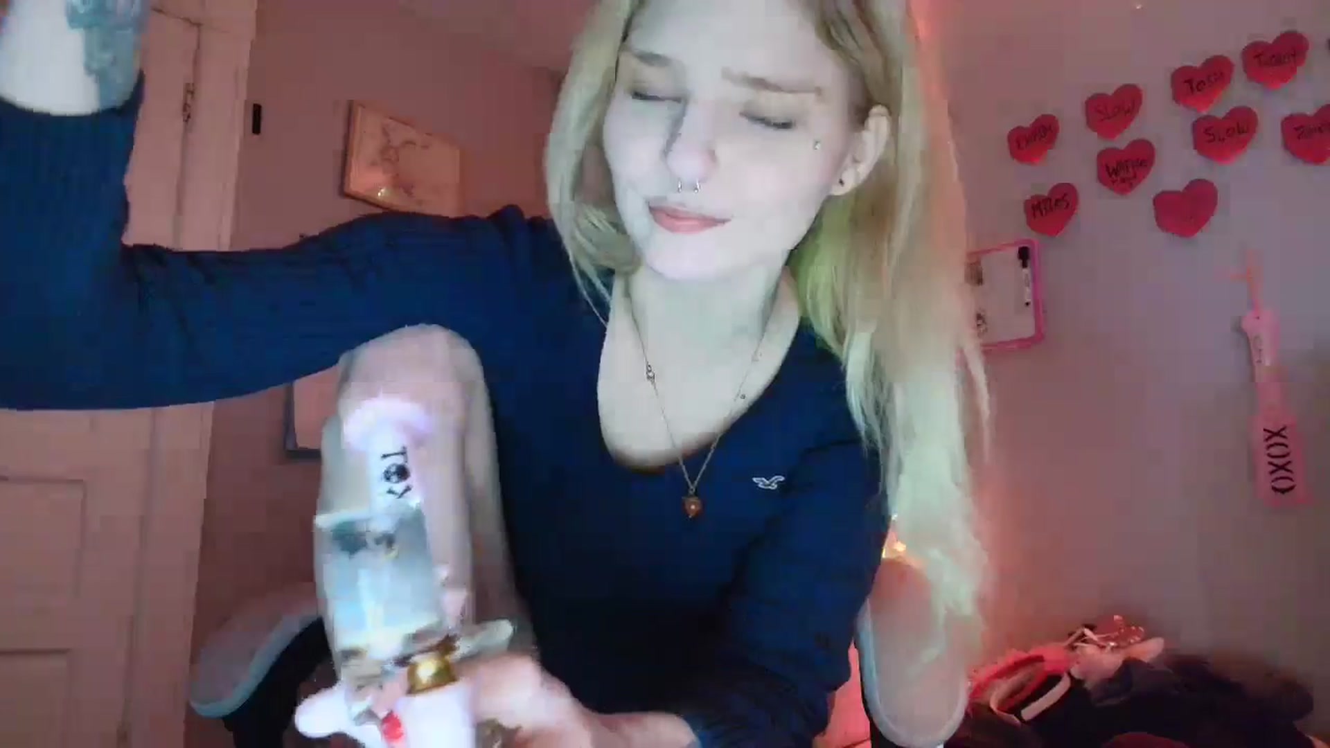 Gallery image thumbnail from DuckChan0's myfreecams stream on, 01/28/2026, 17:18 image 11 of 20