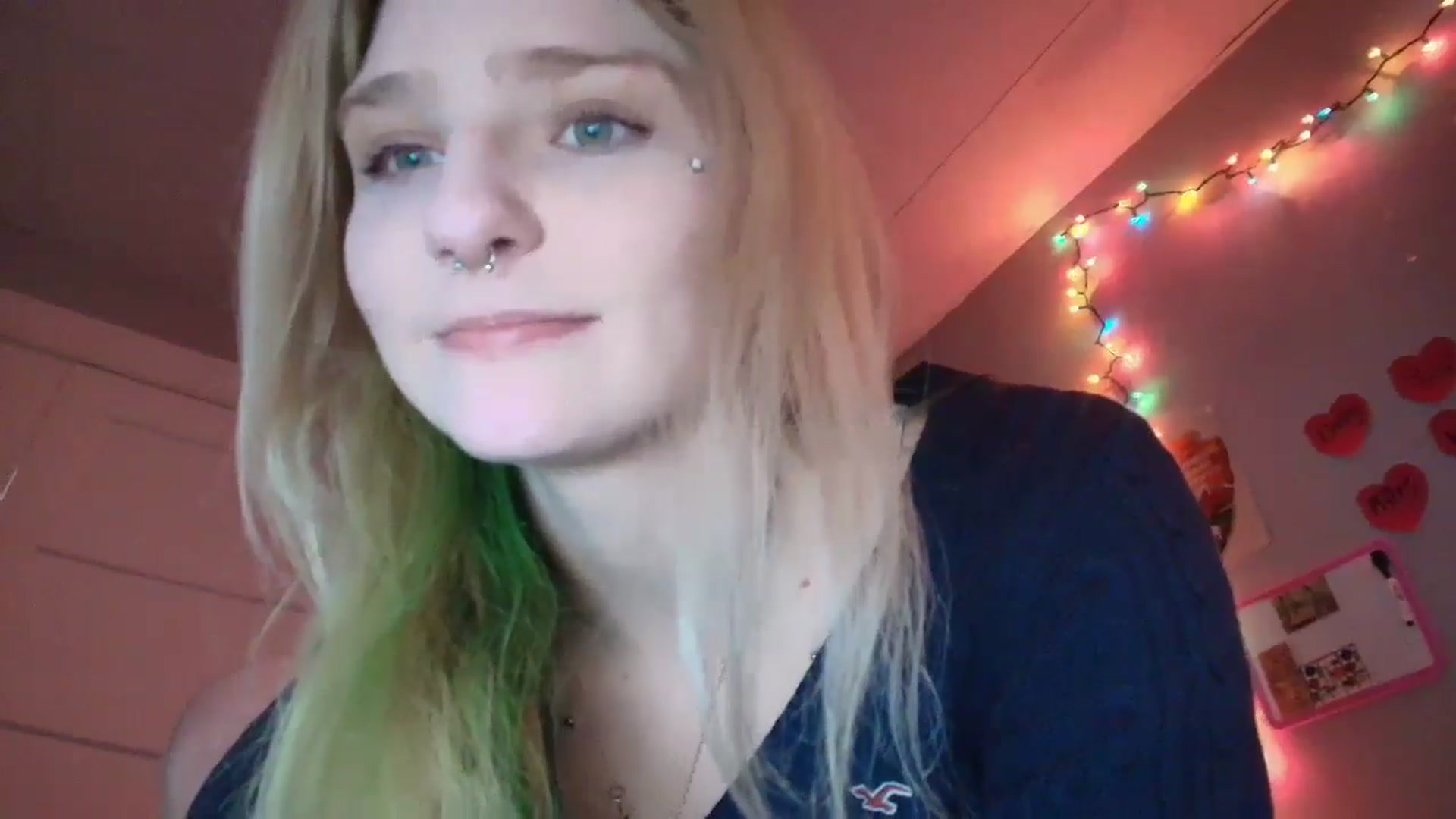 Gallery image thumbnail from DuckChan0's myfreecams stream on, 01/28/2026, 17:18 image 17 of 20