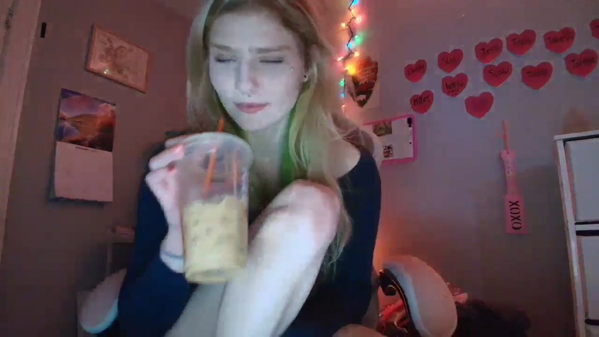 Gallery image thumbnail from DuckChan0's myfreecams stream on, 01/28/2026, 17:35 image 18 of 20