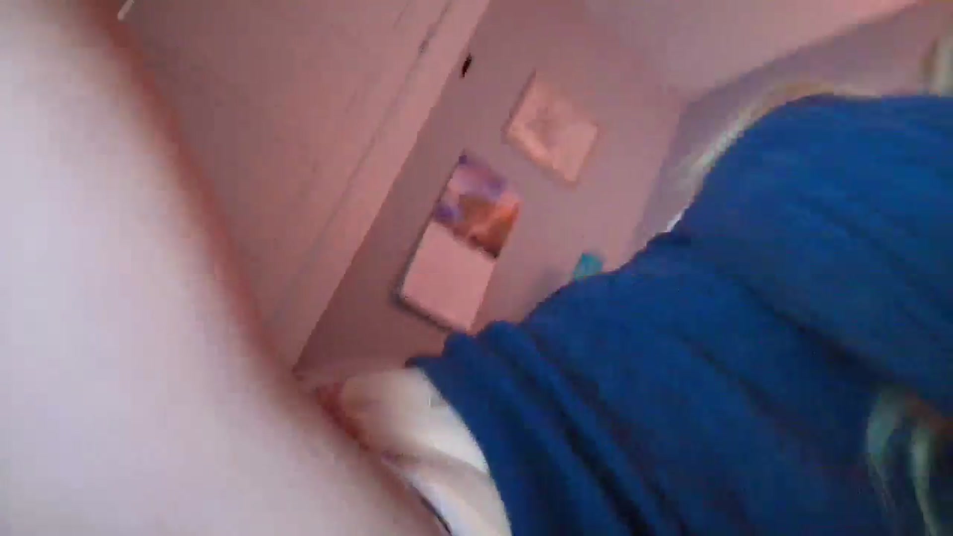 Gallery image thumbnail from DuckChan0's myfreecams stream on, 01/28/2026, 17:35 image 6 of 20