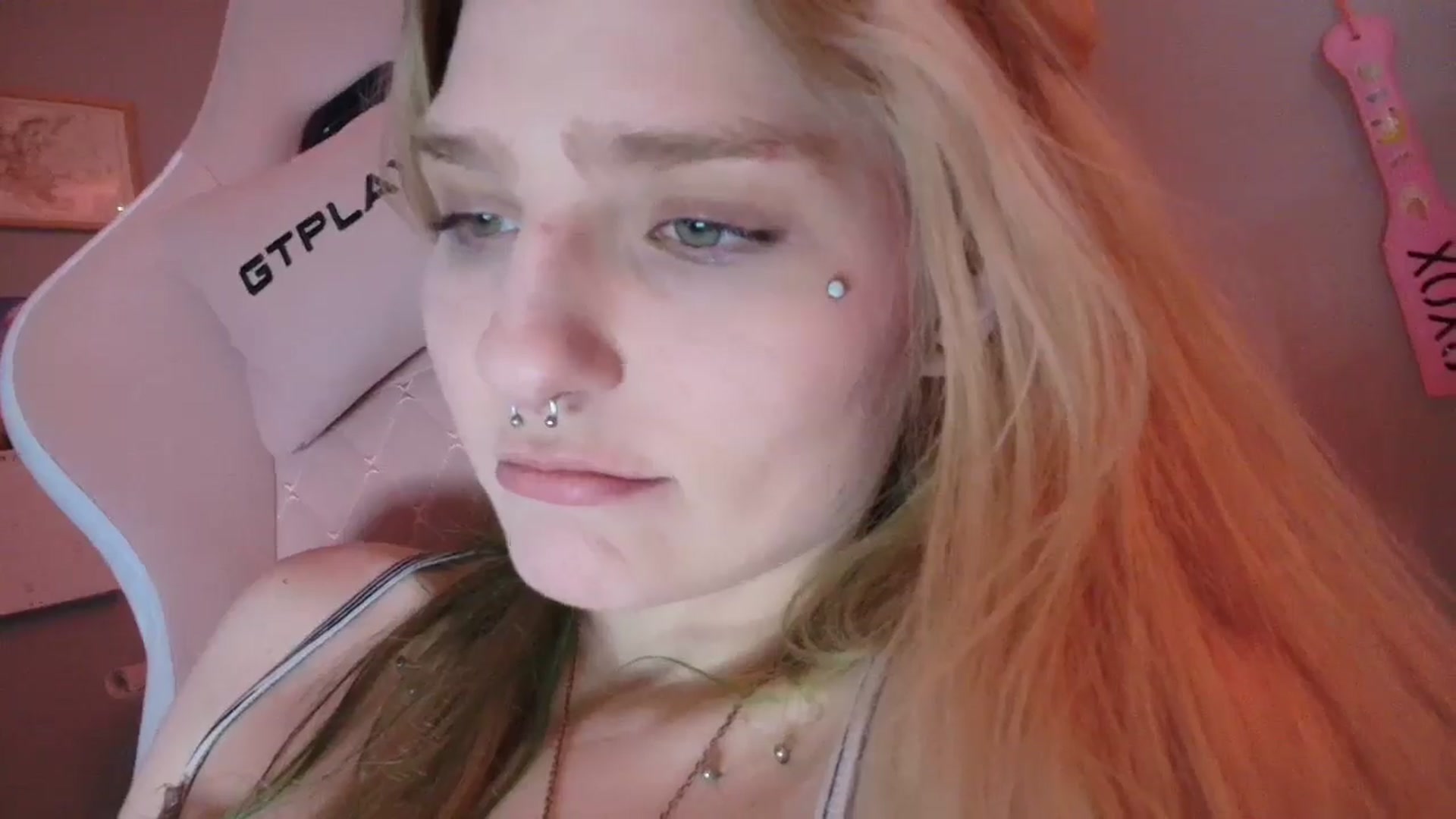 Gallery image thumbnail from DuckChan0's myfreecams stream on, 01/28/2026, 18:32 image 12 of 20