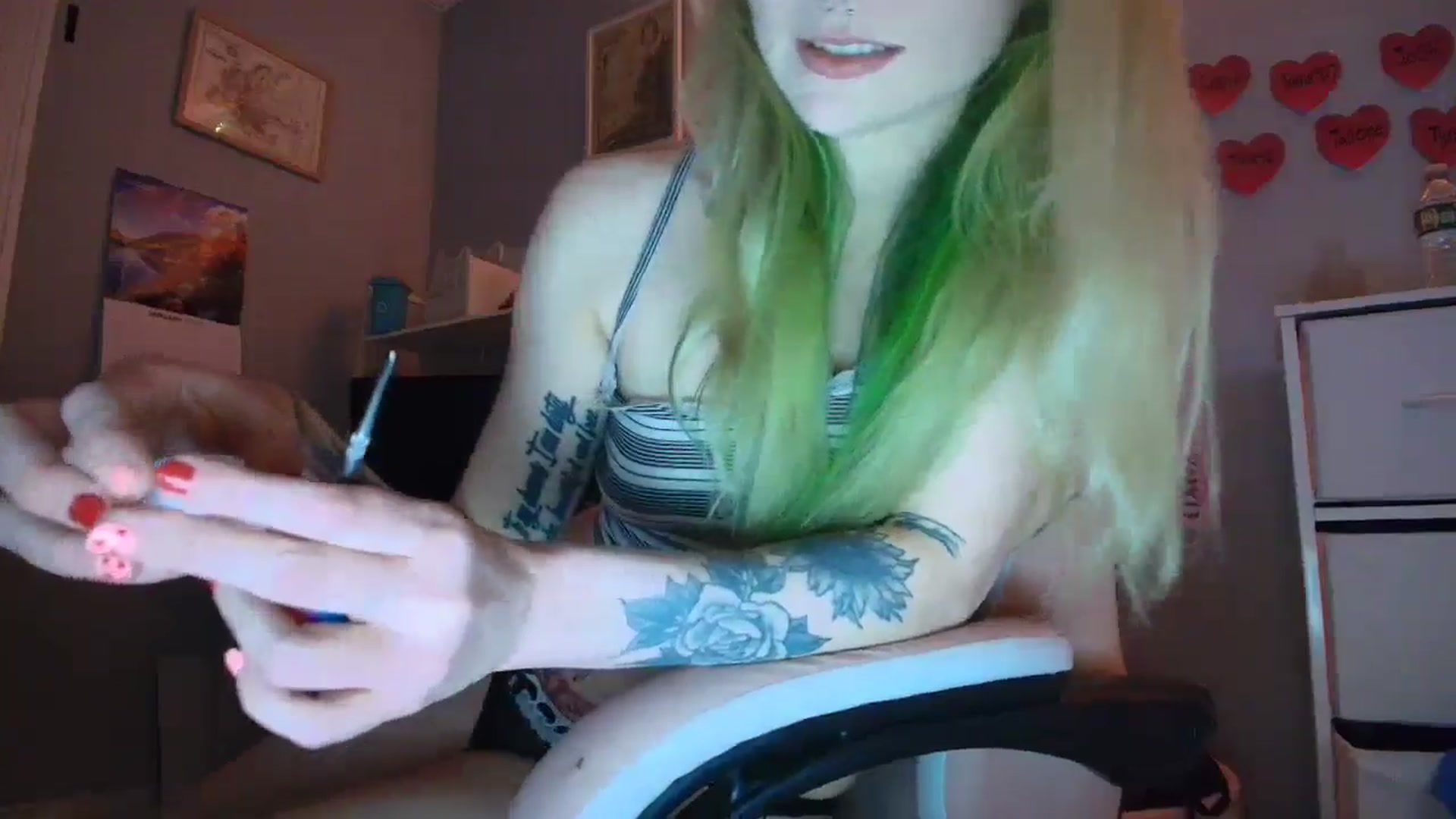 Gallery image thumbnail from DuckChan0's myfreecams stream on, 01/28/2026, 18:32 image 7 of 20