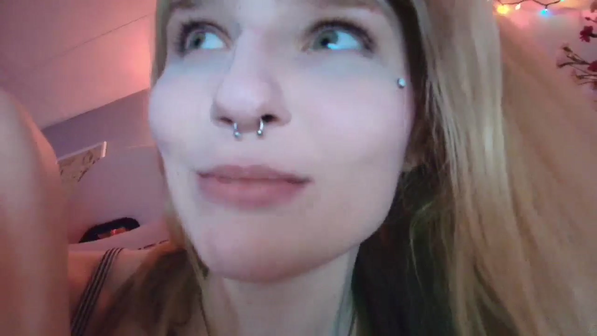 Gallery image thumbnail from DuckChan0's myfreecams stream on, 01/28/2026, 18:32 image 9 of 20