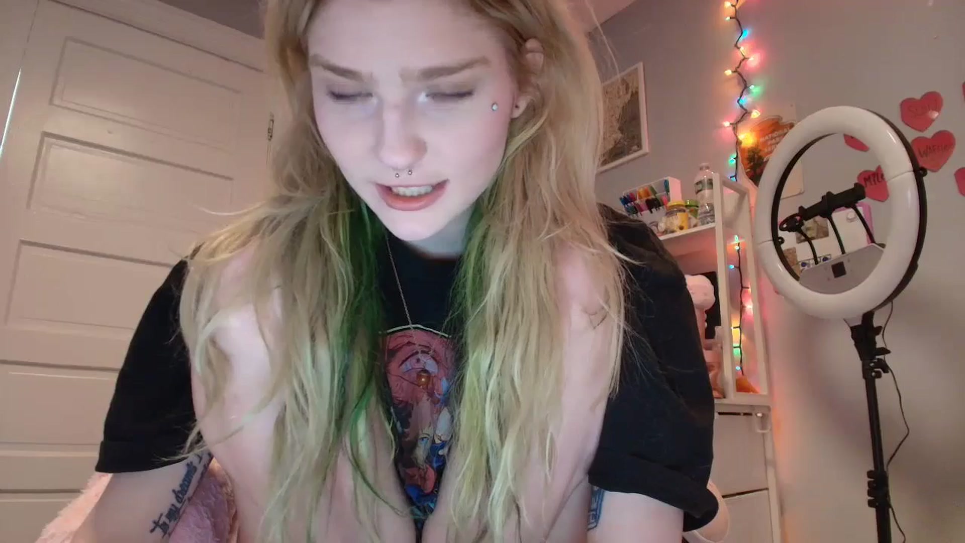 Gallery image thumbnail from DuckChan0's myfreecams stream on, 01/30/2026, 16:09 image 17 of 20