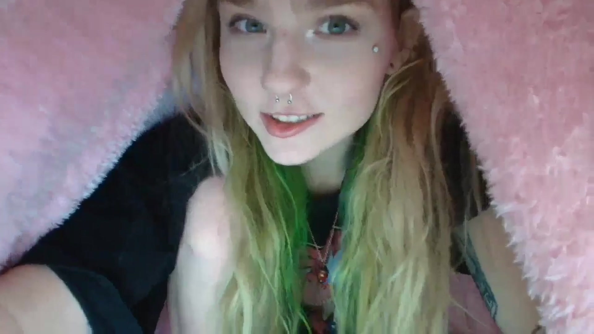 Gallery image thumbnail from DuckChan0's myfreecams stream on, 01/30/2026, 16:46 image 9 of 20