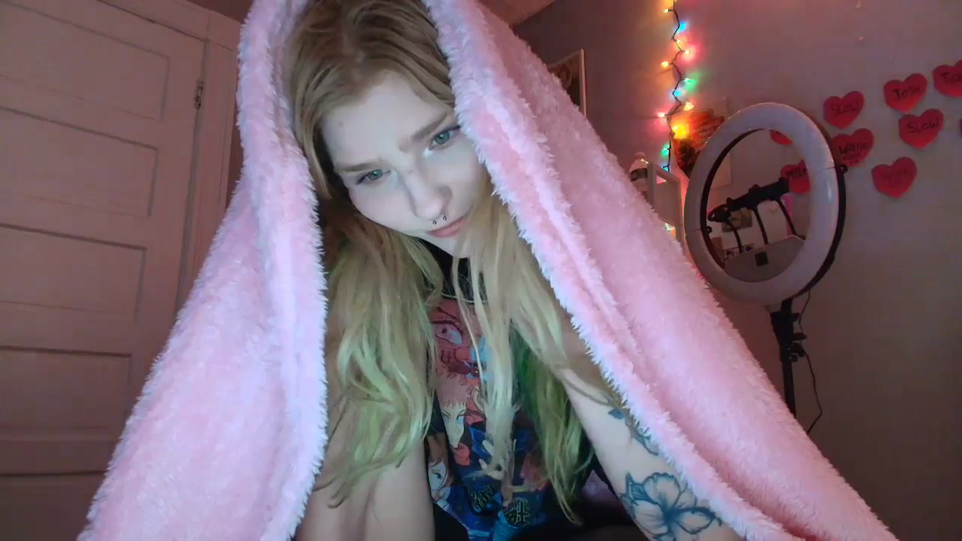Gallery image thumbnail from DuckChan0's myfreecams stream on, 01/30/2026, 16:46 image 17 of 20