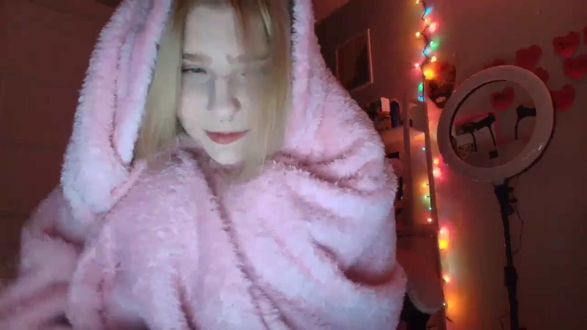 Gallery image thumbnail from DuckChan0's myfreecams stream on, 01/31/2026, 03:03 image 16 of 20